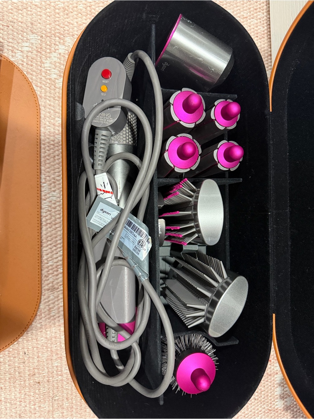 Dyson Airwrap Complete Set - gently used - Picture 4 of 6